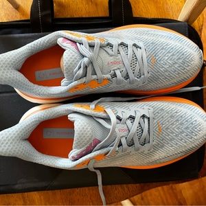 BRAND NEW!! HOKA Clifton 9